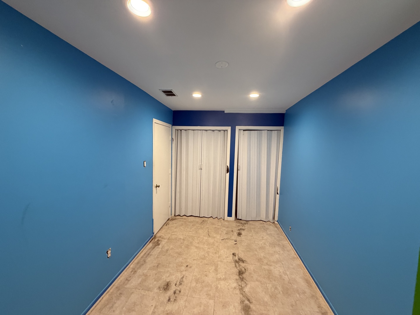 3049 W 59th Street Property Photo 4