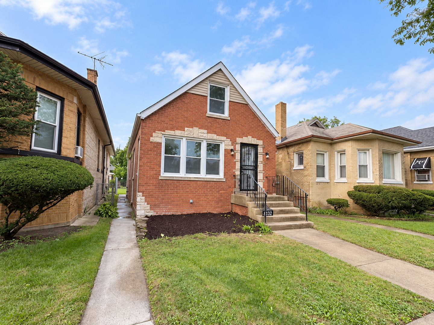 8332 S Oglesby Avenue Property Photo 1