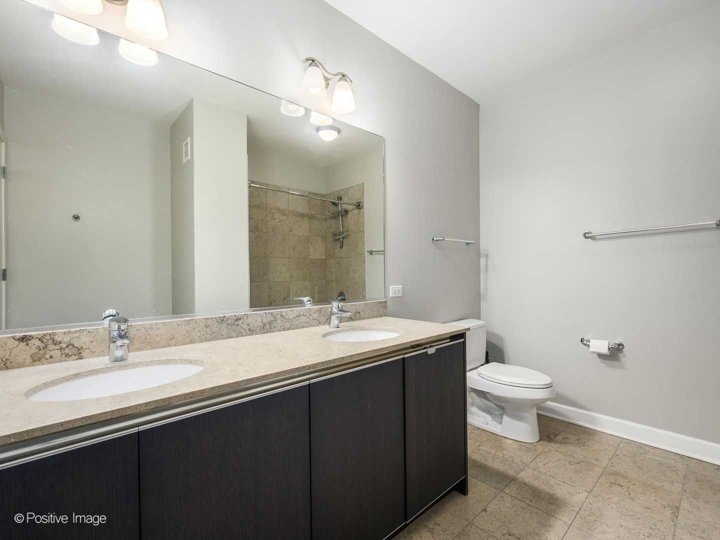 225 N Columbus Drive 5309 Property Photo 12