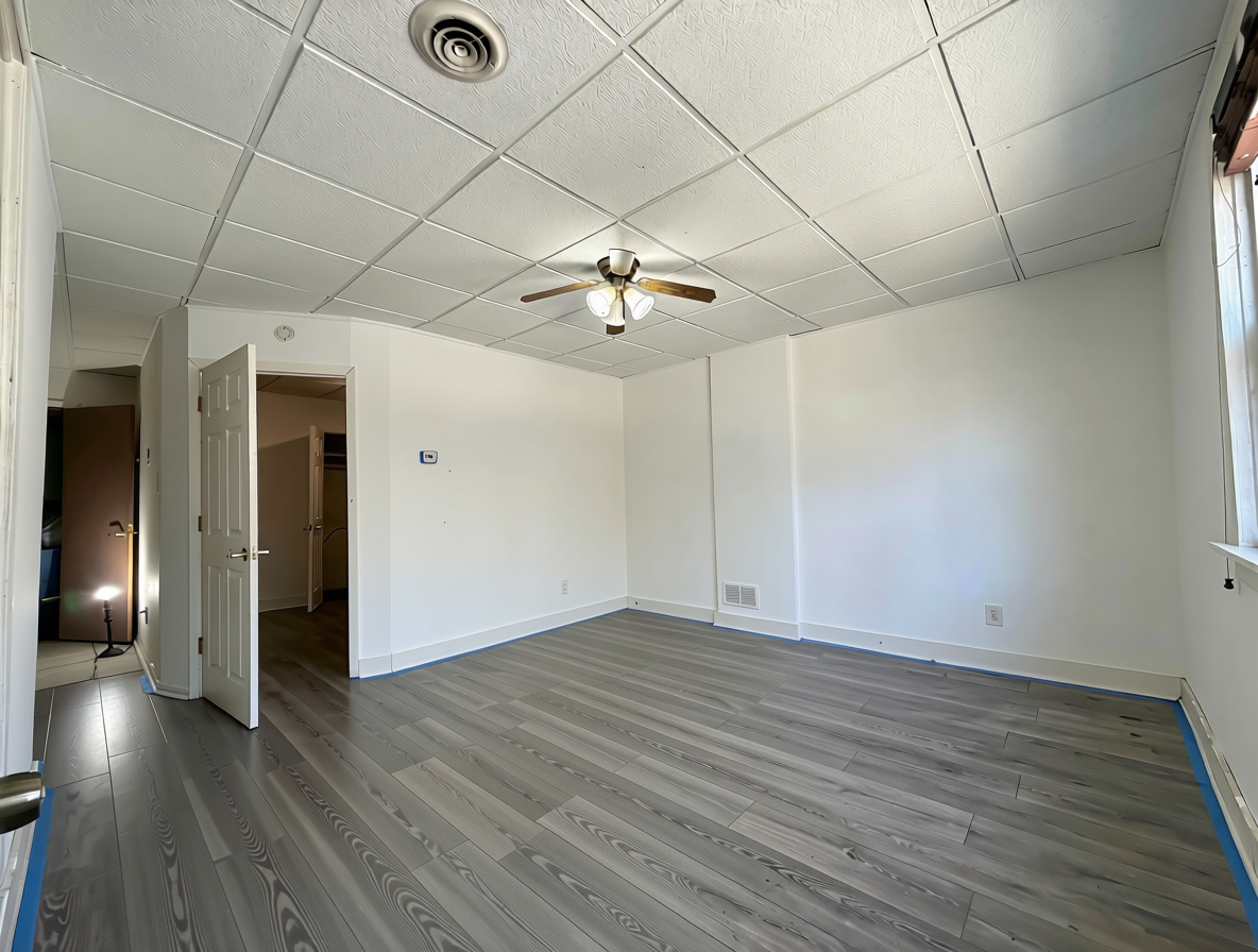 2530 N Neva Avenue 1rn Property Photo 2