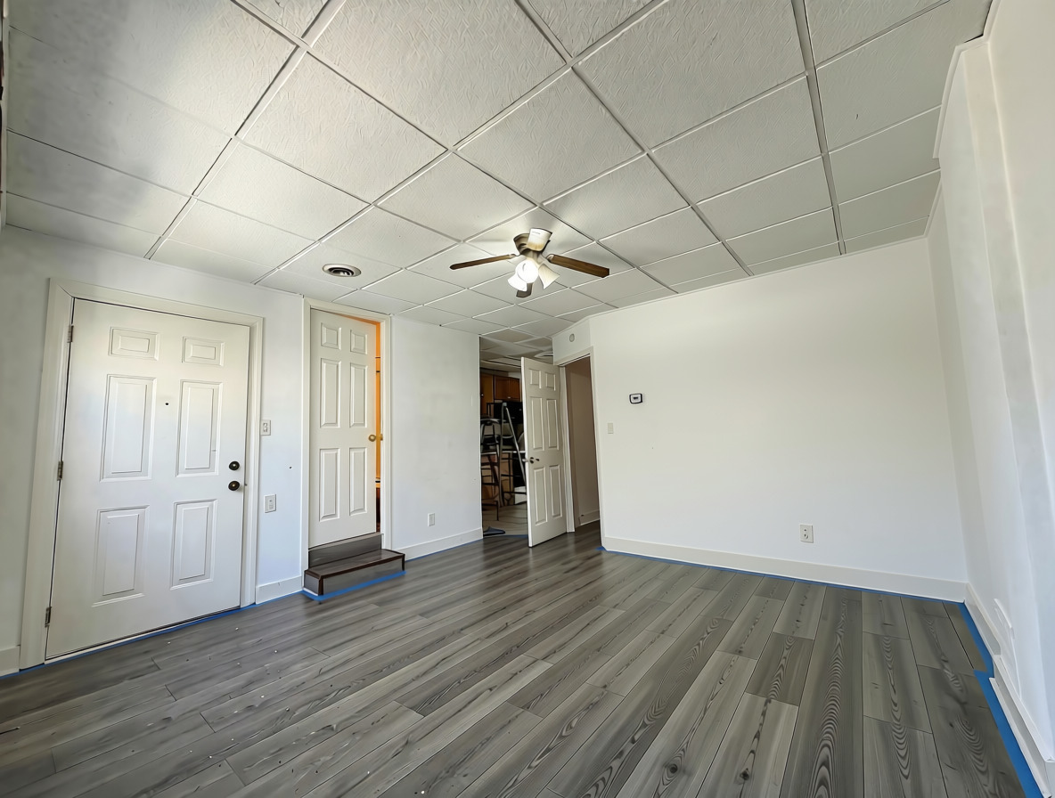 2530 N Neva Avenue 1rn Property Photo 3