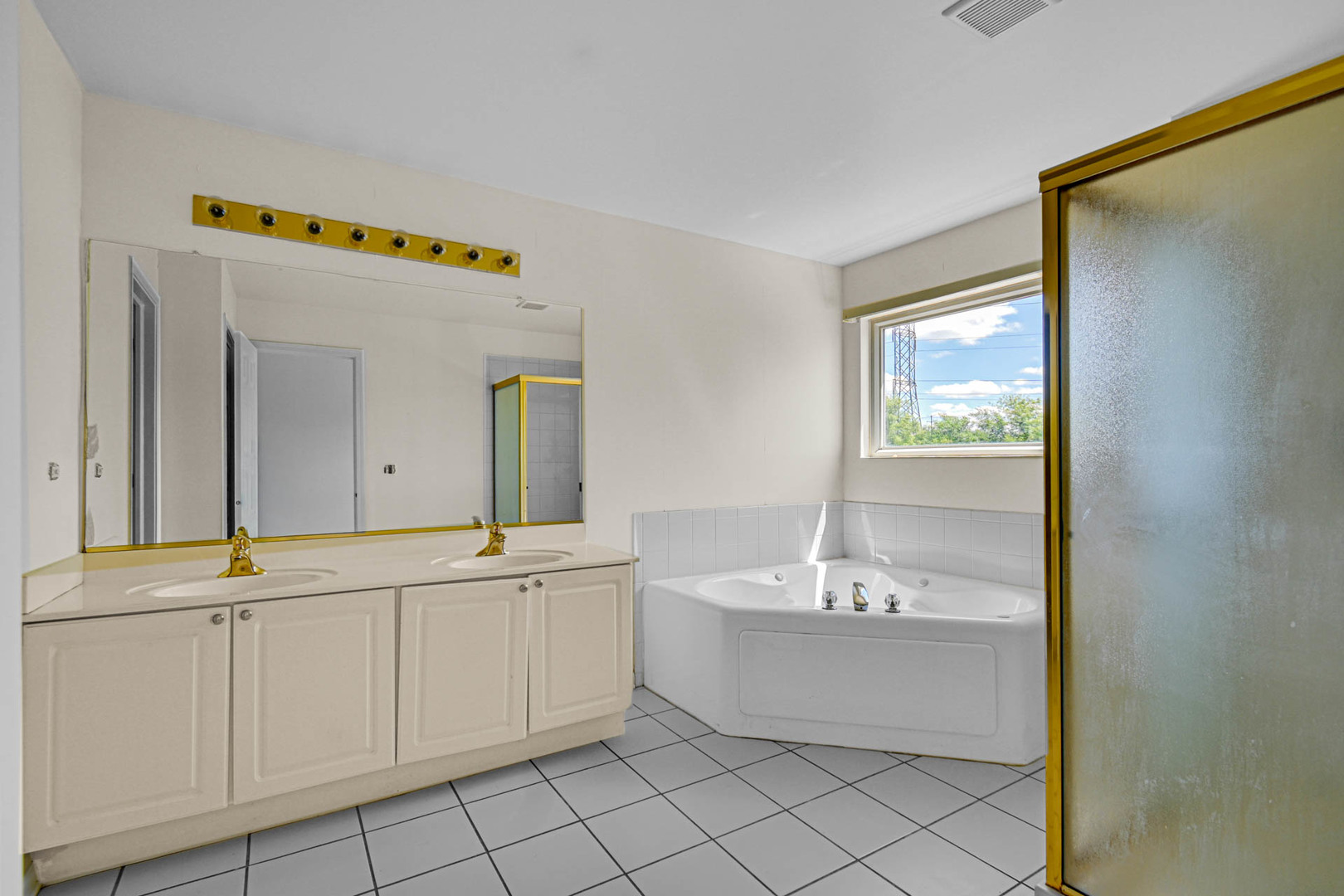 1853 Lake Shore Court Property Photo 13