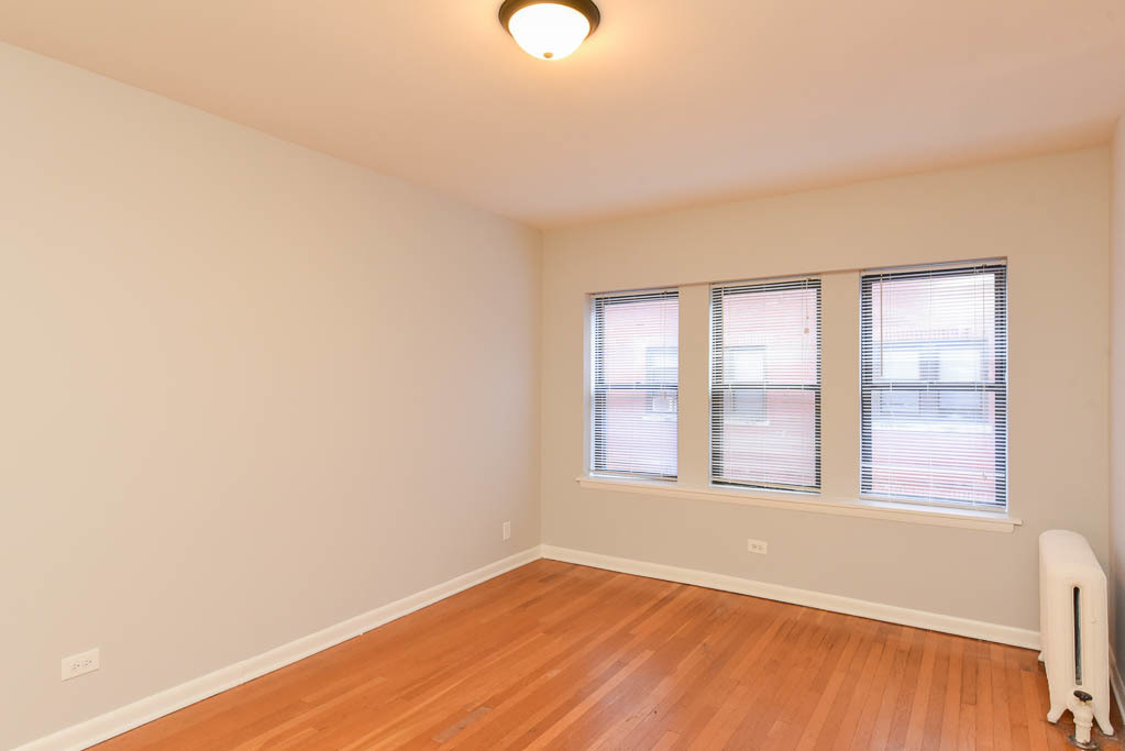 5744 N Winthrop Avenue 205 Property Photo 8