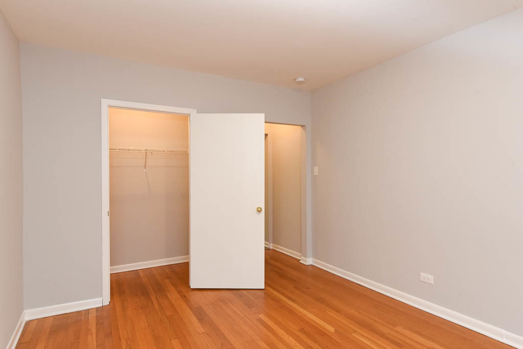 5744 N Winthrop Avenue 205 Property Photo 10