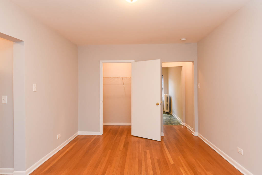 5744 N Winthrop Avenue 205 Property Photo 11