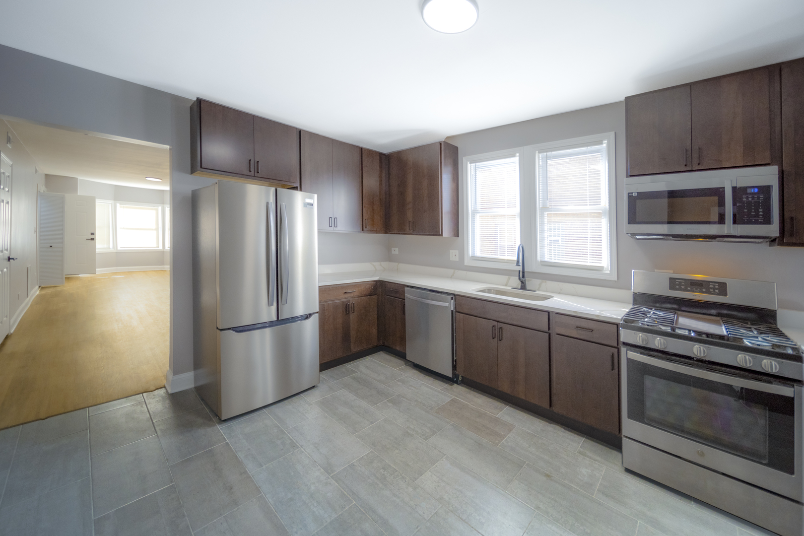 6438 S Saint Lawrence Avenue Property Photo 6