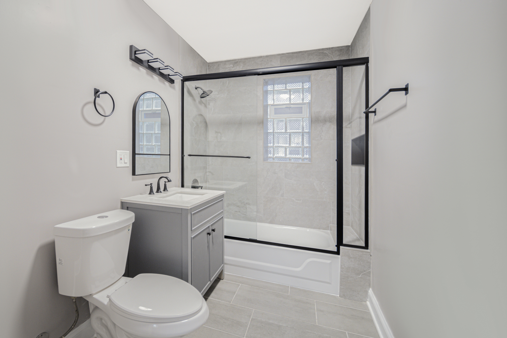 6438 S Saint Lawrence Avenue Property Photo 11
