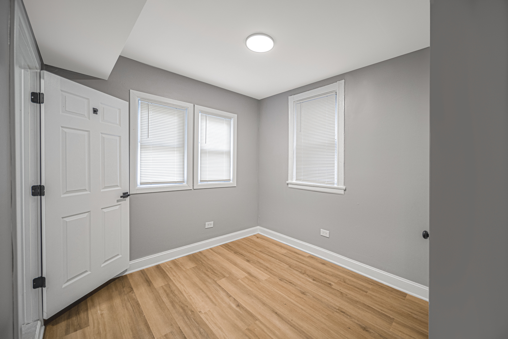 6438 S Saint Lawrence Avenue Property Photo 16