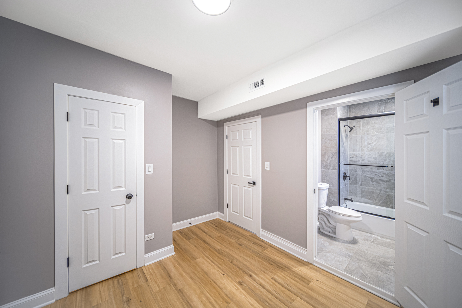 6438 S Saint Lawrence Avenue Property Photo 17