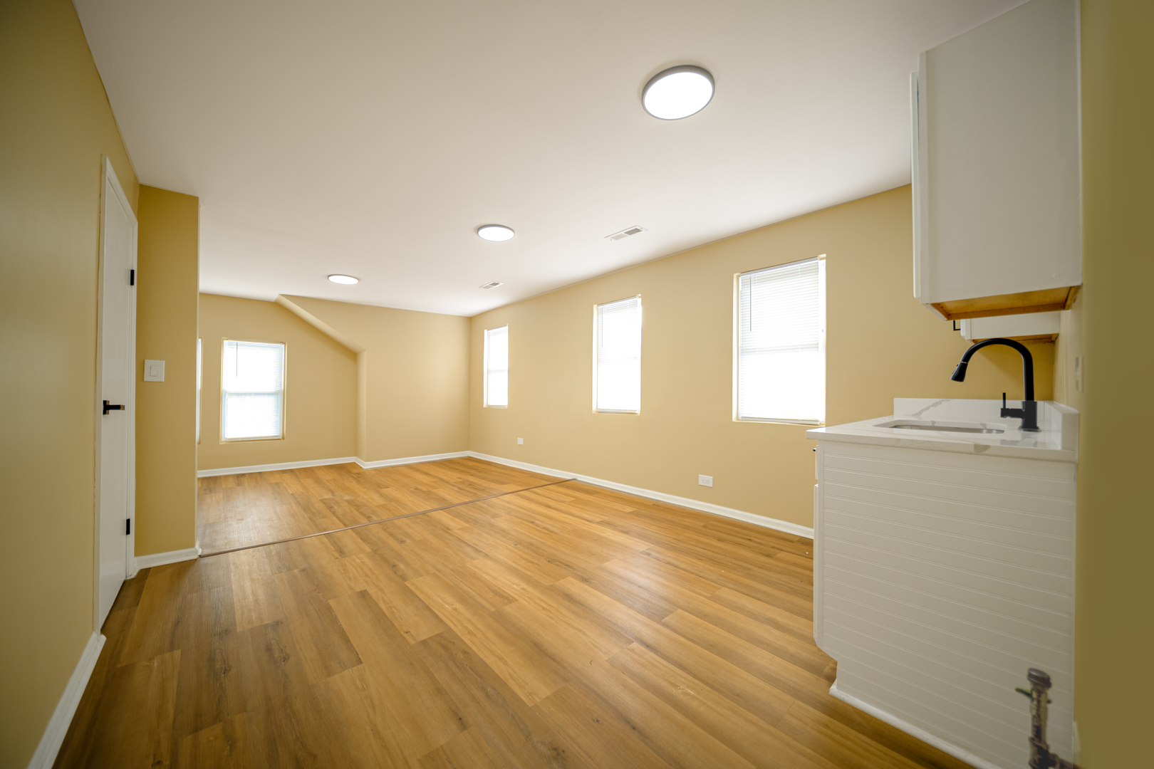 6438 S Saint Lawrence Avenue Property Photo 25