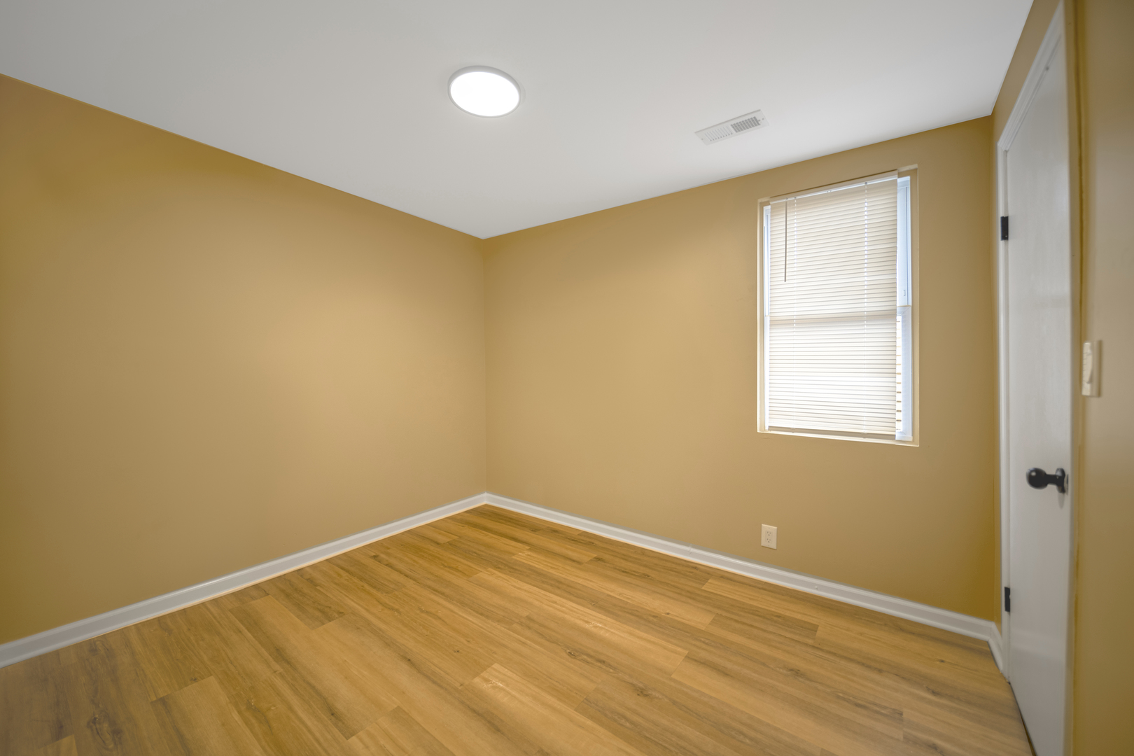 6438 S Saint Lawrence Avenue Property Photo 28