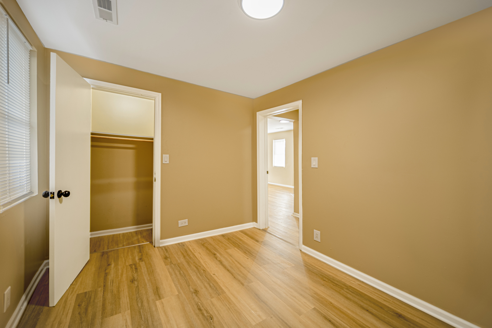 6438 S Saint Lawrence Avenue Property Photo 29