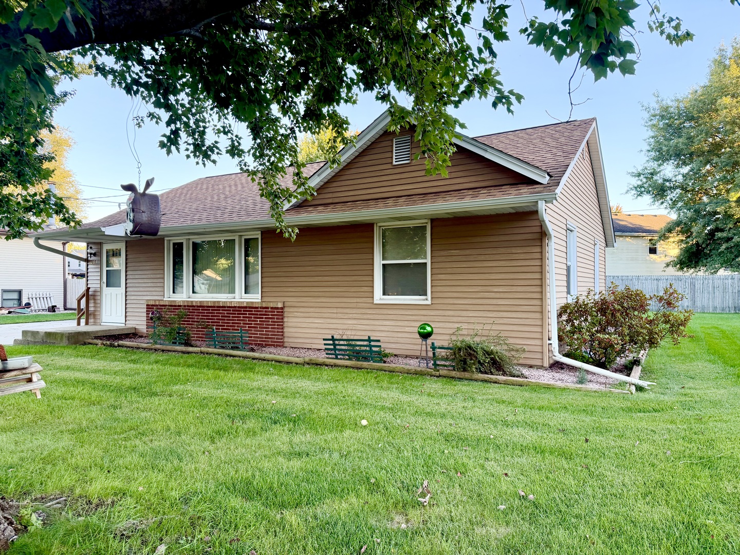 1101 4h Road Property Photo 1