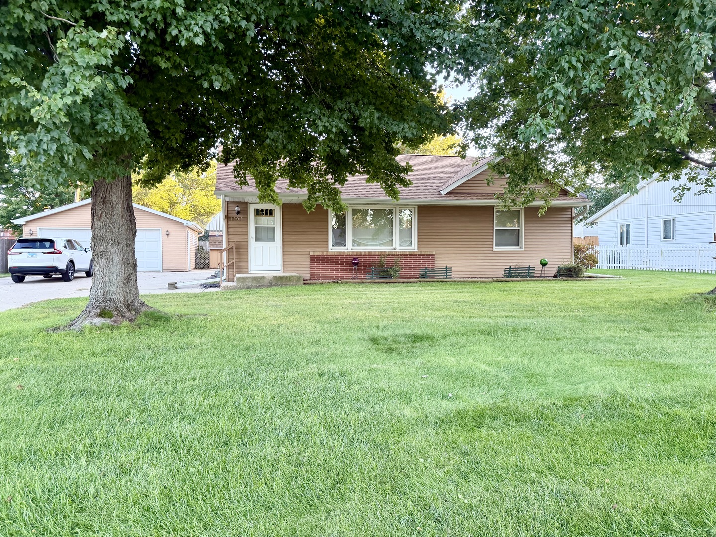 1101 4h Road Property Photo 2