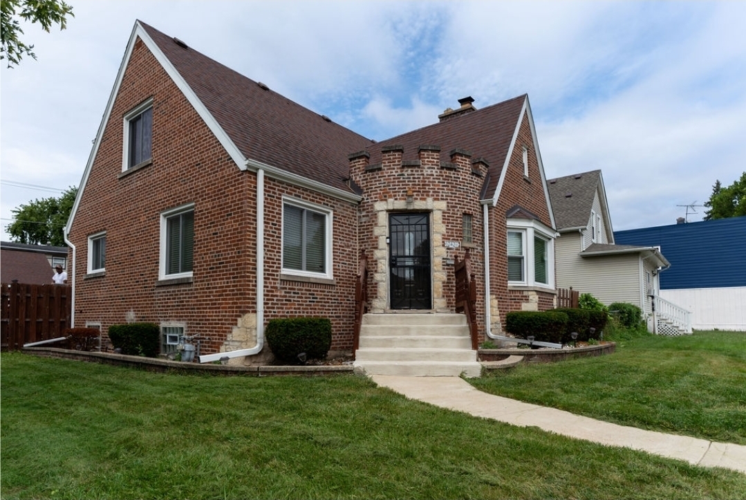 12424 Maple Avenue Property Photo 1