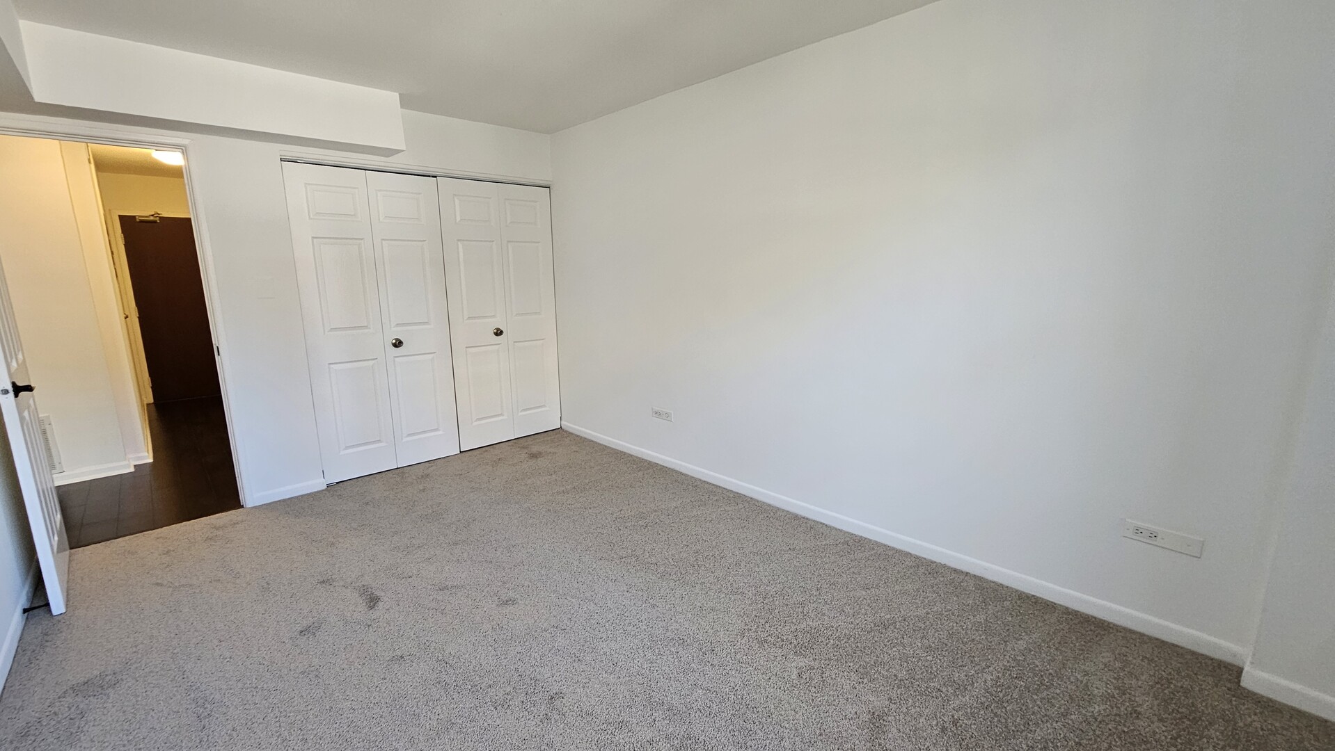 2250 N Lincoln Avenue 201 Property Photo 7