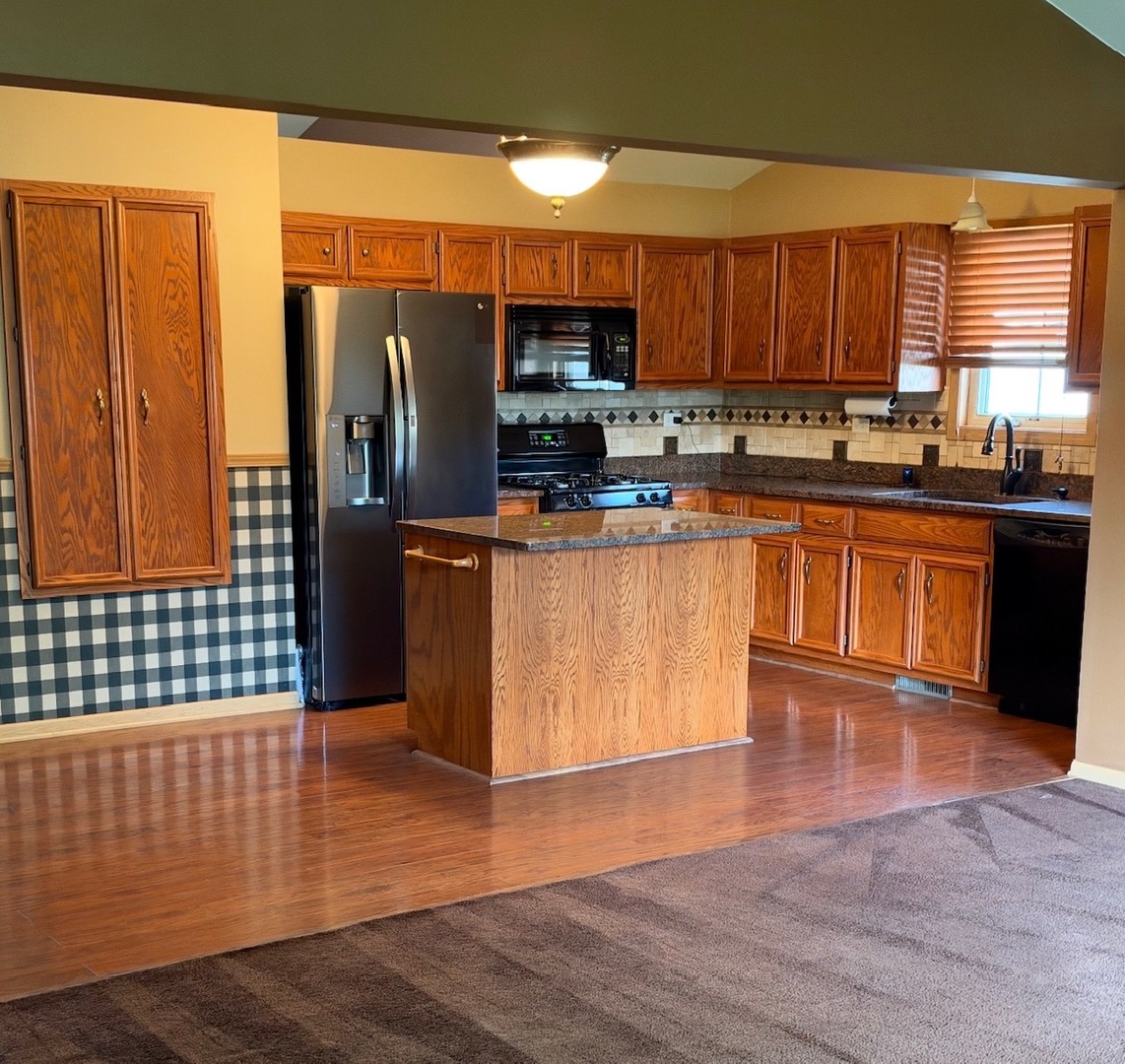 6810 Hadrian Drive Property Photo 3
