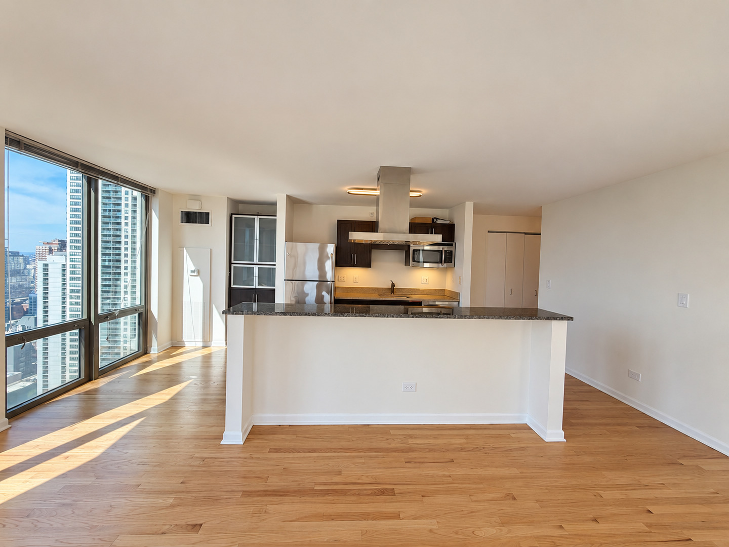2 E Erie Street 3205 Property Photo 6