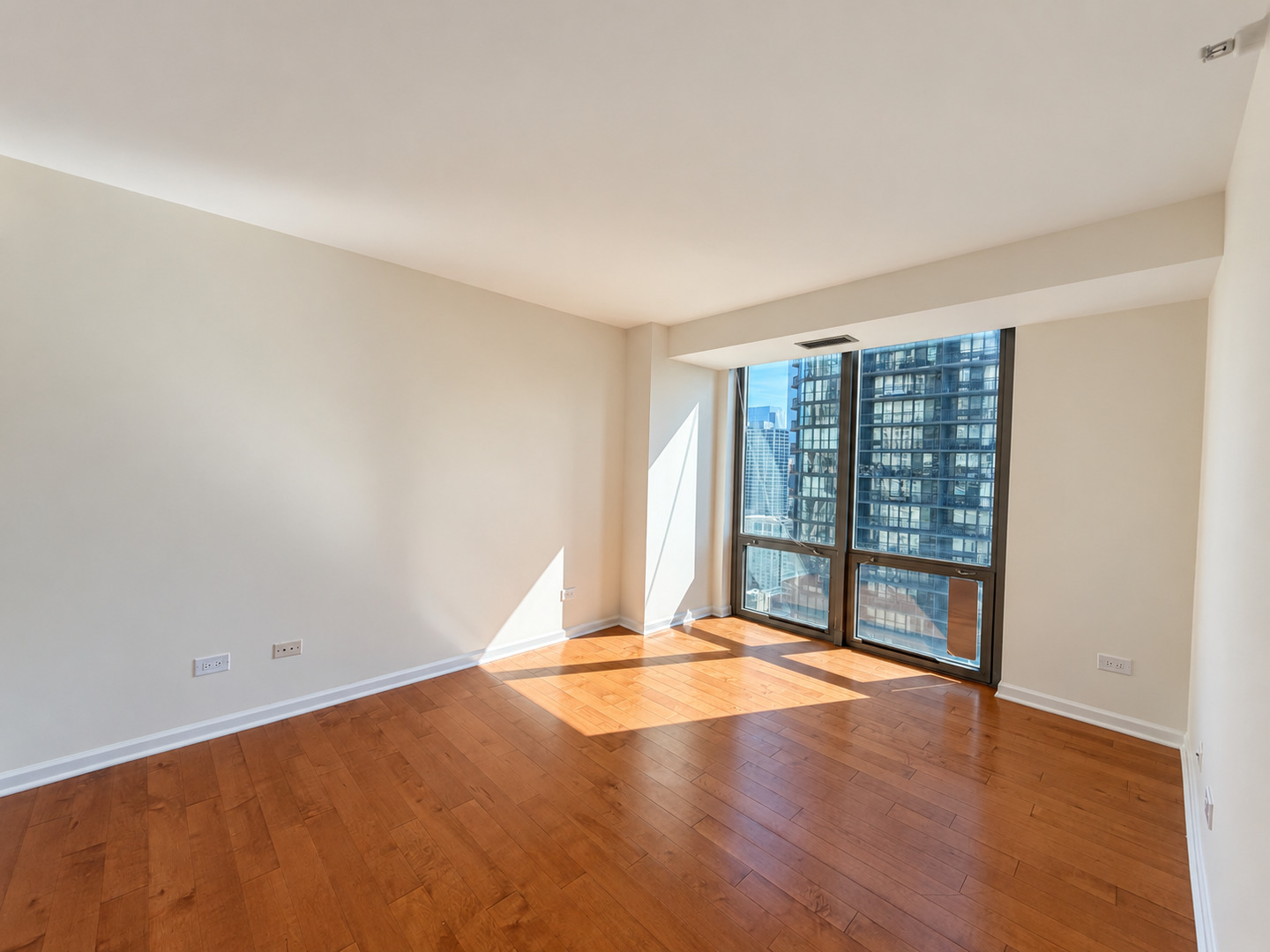 2 E Erie Street 3205 Property Photo 13