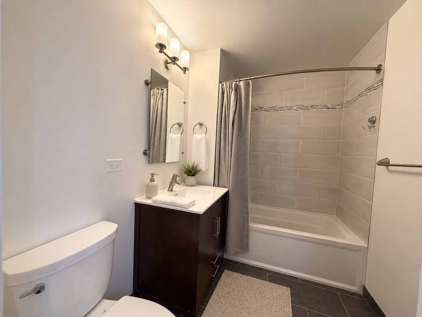 2 E Erie Street 3205 Property Photo 17