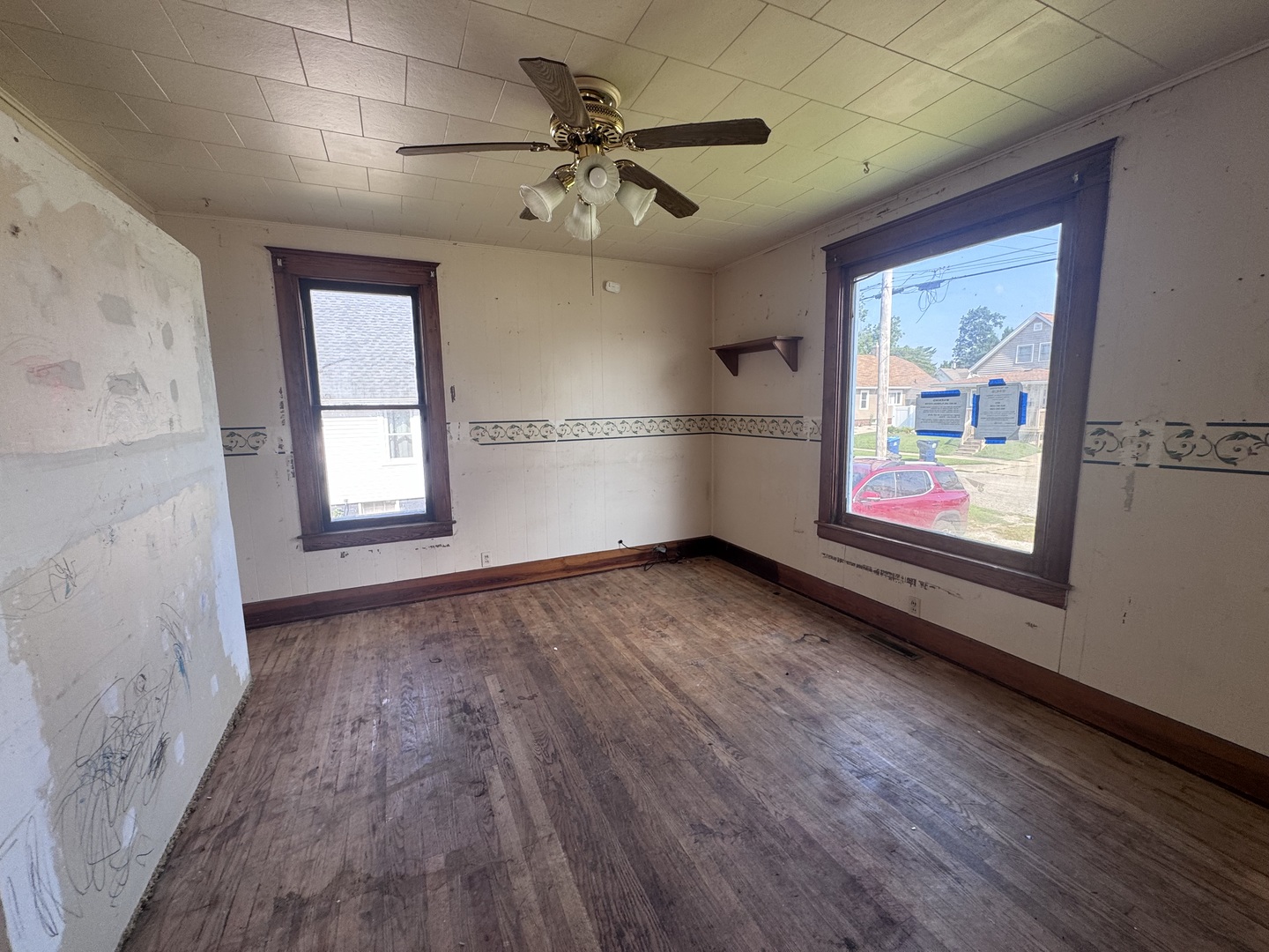837 Rockwell Street Property Photo 4