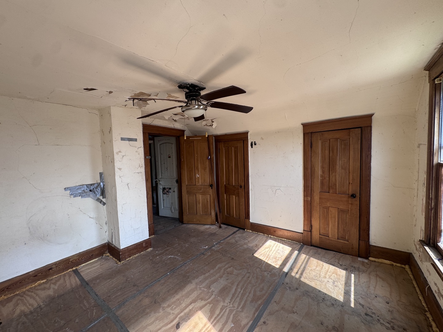 837 Rockwell Street Property Photo 14