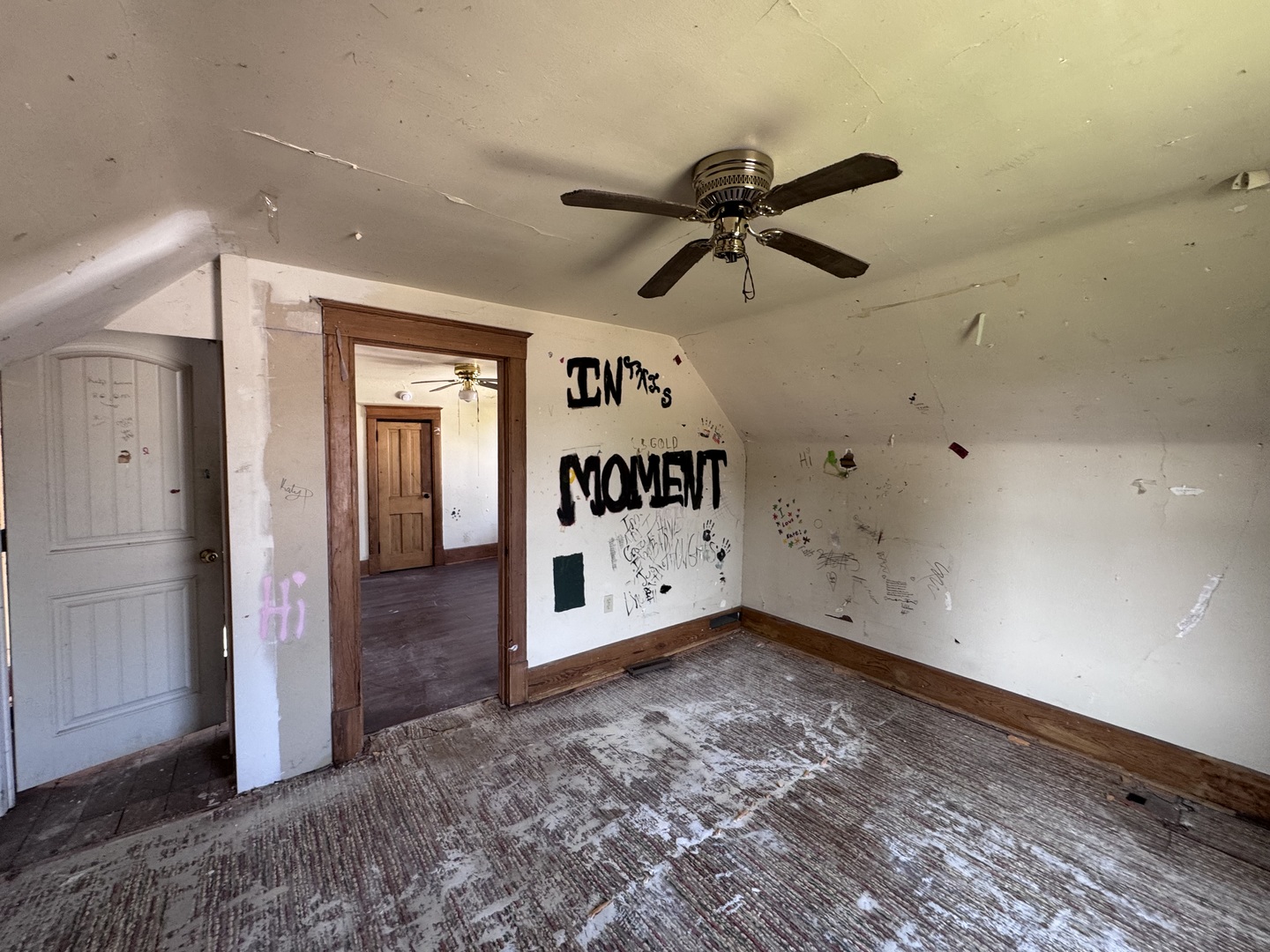 837 Rockwell Street Property Photo 16