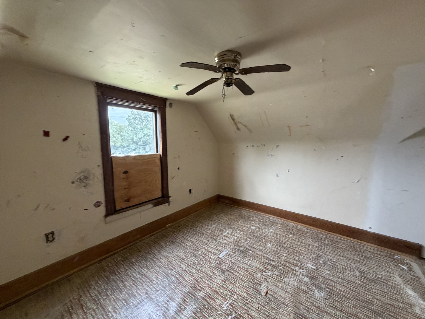 837 Rockwell Street Property Photo 19