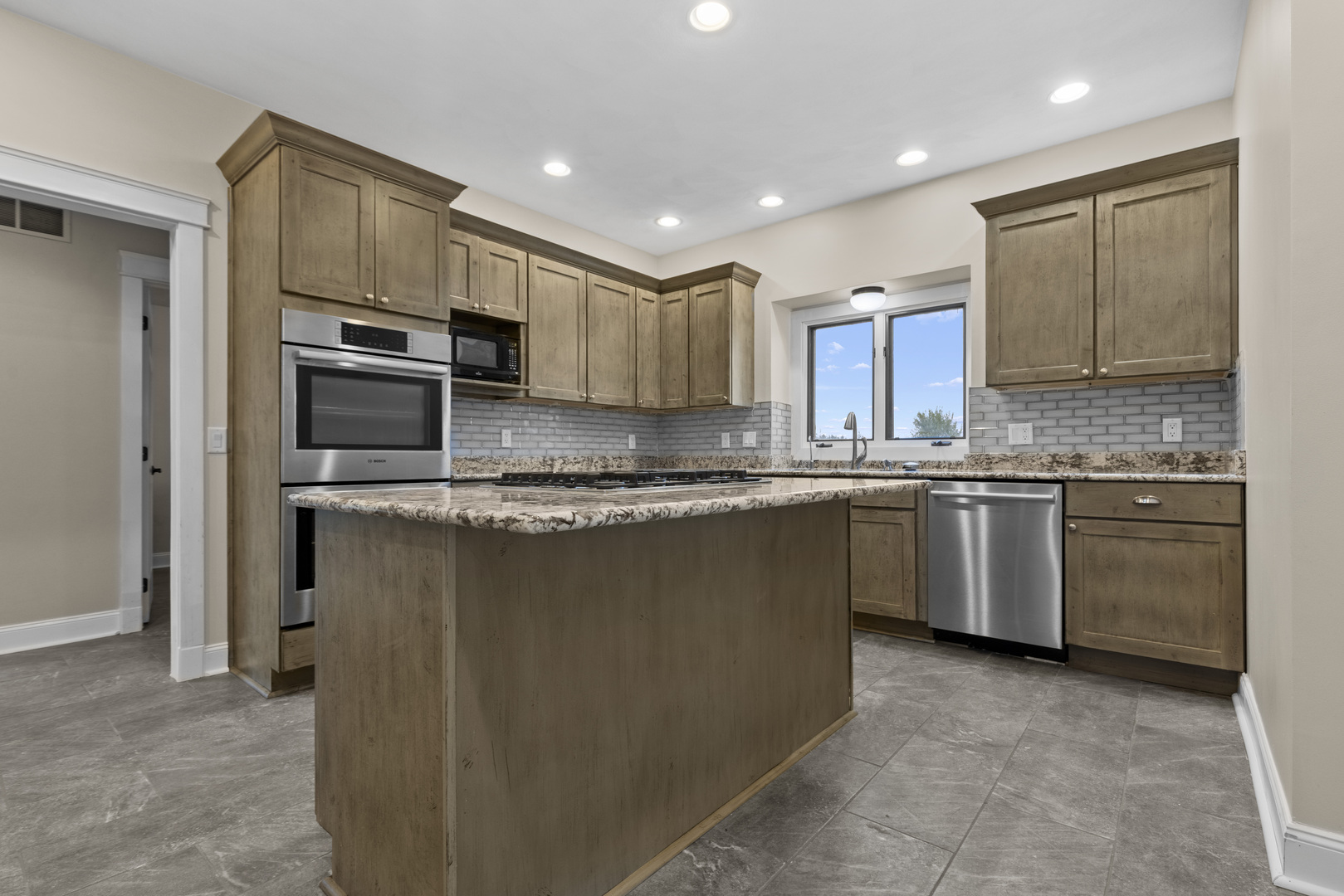 14949 Saunders Road Property Photo 15