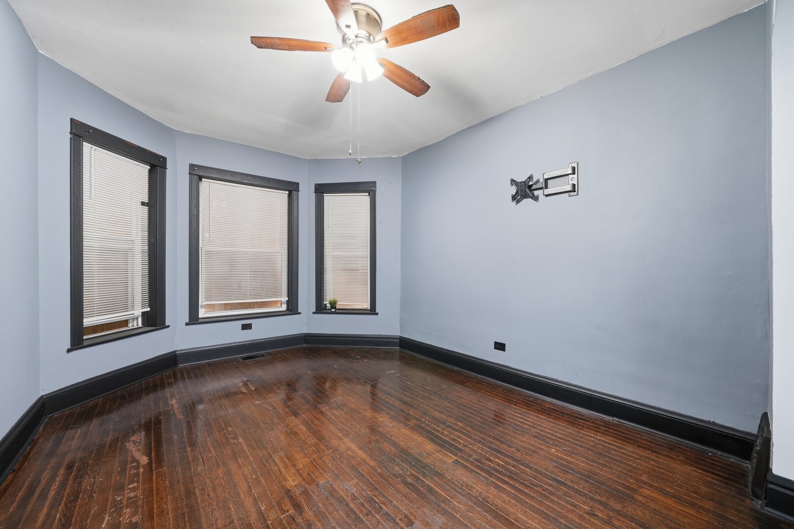 3318 W Flournoy Street Property Photo 5