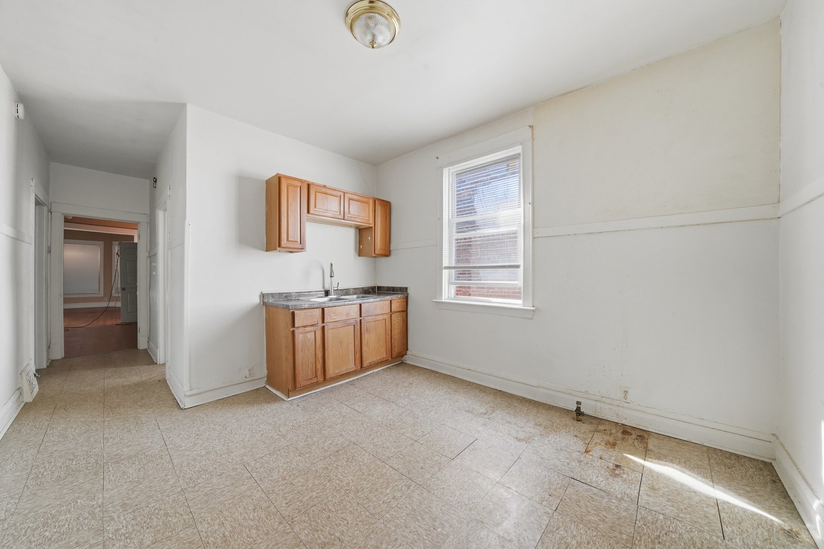 3318 W Flournoy Street Property Photo 9