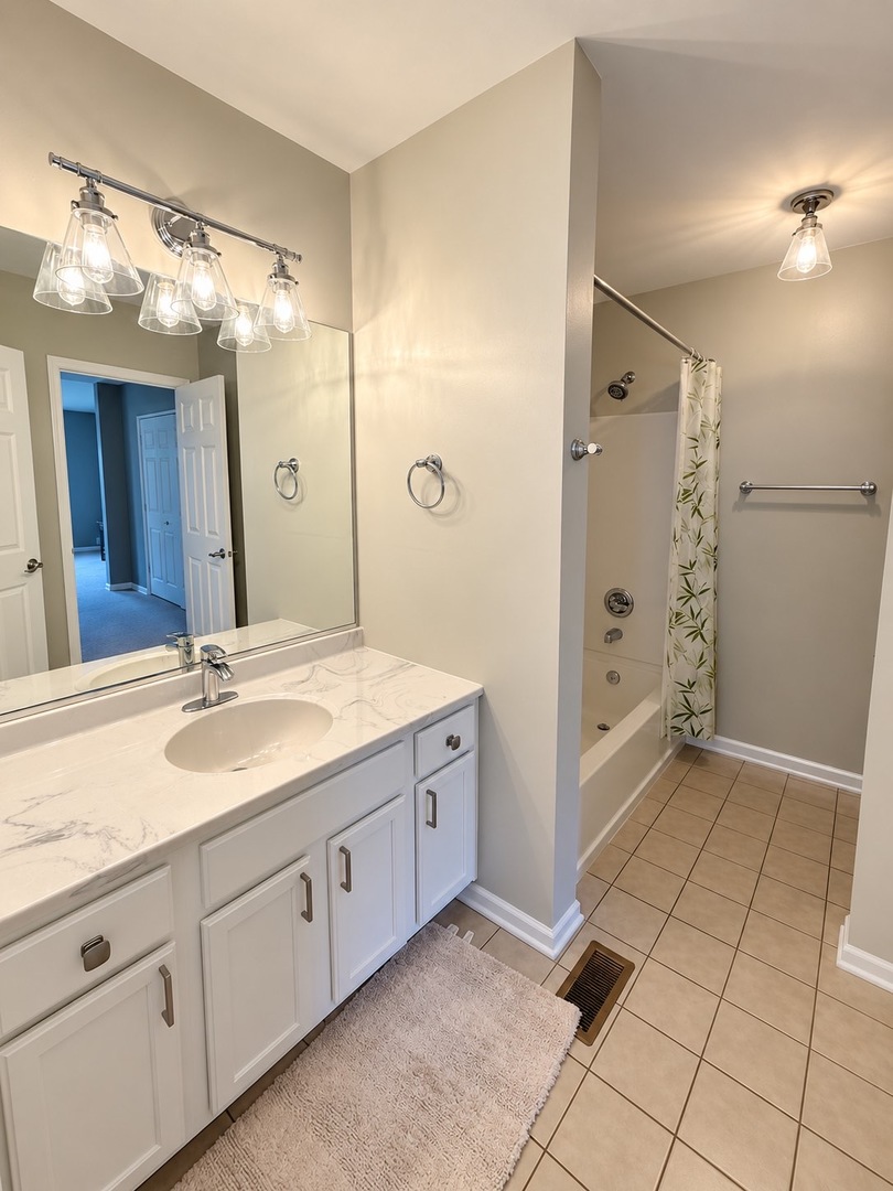 1121 Loganbury Court Property Photo 9