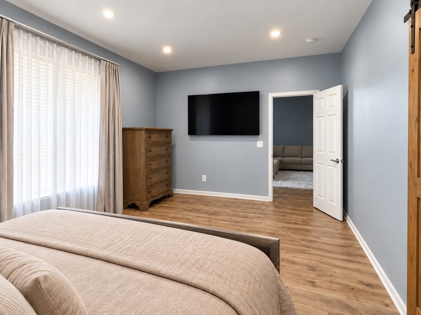 1121 Loganbury Court Property Photo 15