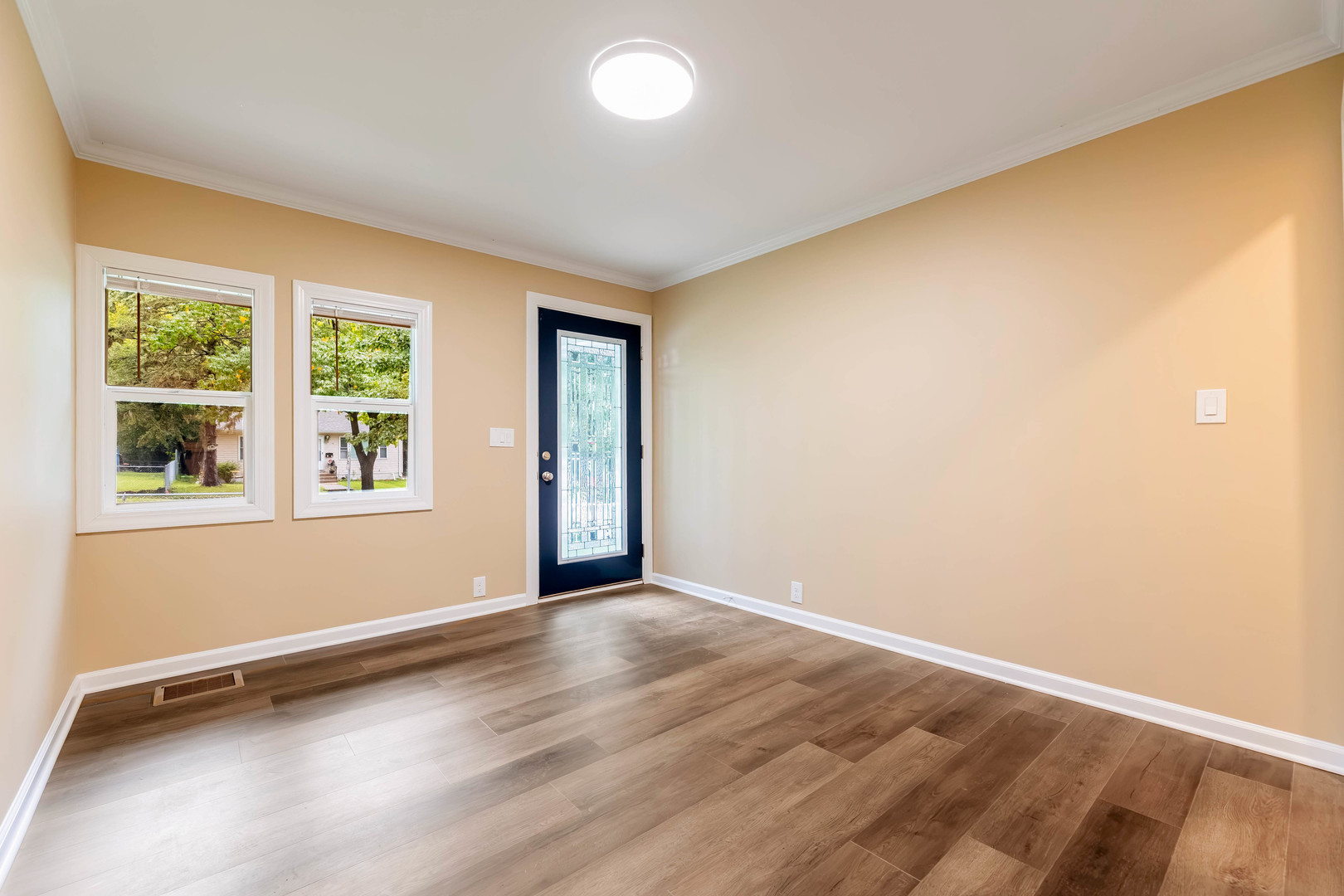 1135 E Galena Boulevard Property Photo 2