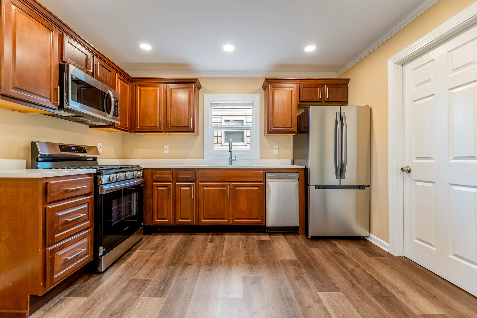 1135 E Galena Boulevard Property Photo 6