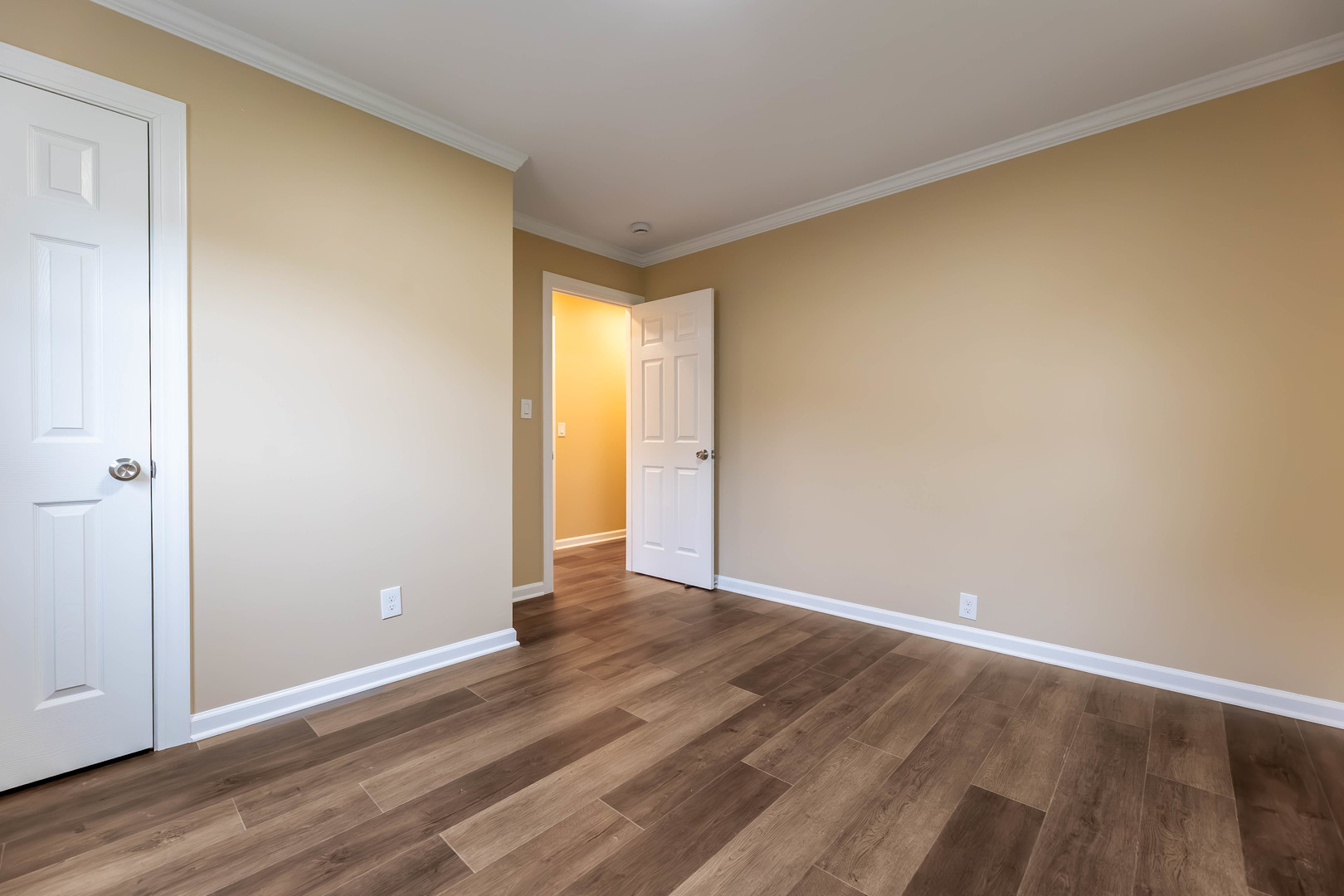 1135 E Galena Boulevard Property Photo 10