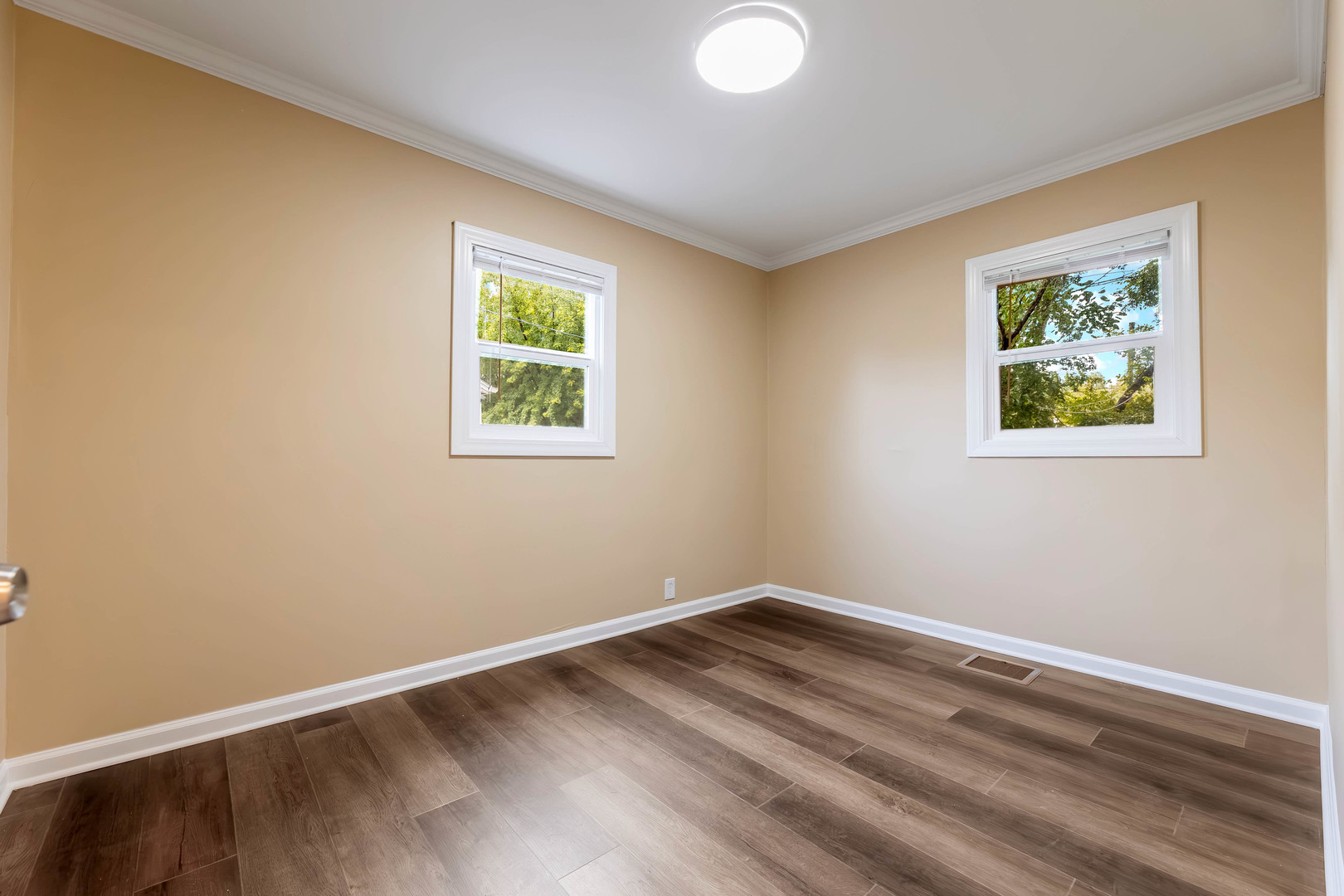 1135 E Galena Boulevard Property Photo 11