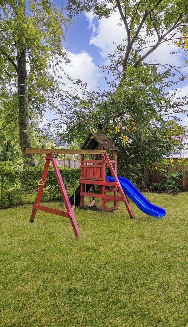 1135 E Galena Boulevard Property Photo 21
