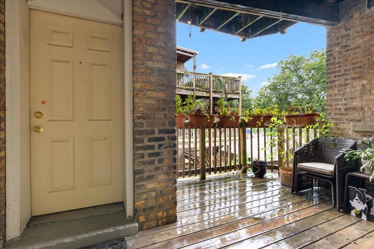 6454 N Bosworth Avenue 2a Property Photo 15
