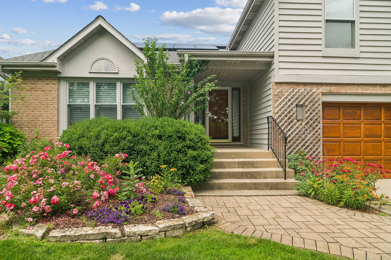 467 Thorndale Drive Property Photo 2