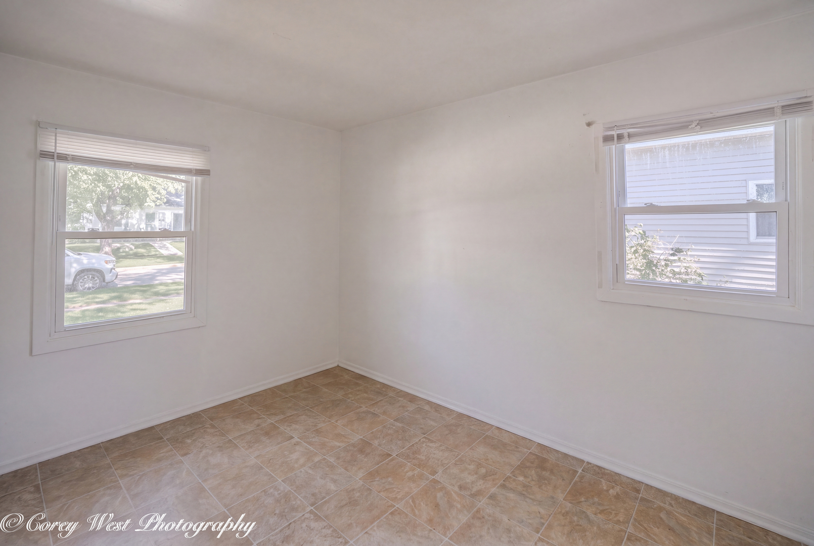 806 N Stowell Avenue Property Photo 18