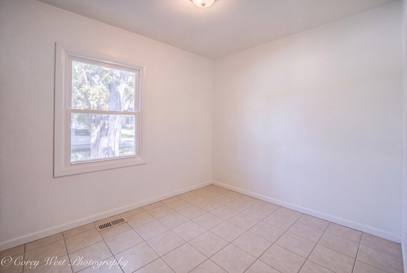 806 N Stowell Avenue Property Photo 21