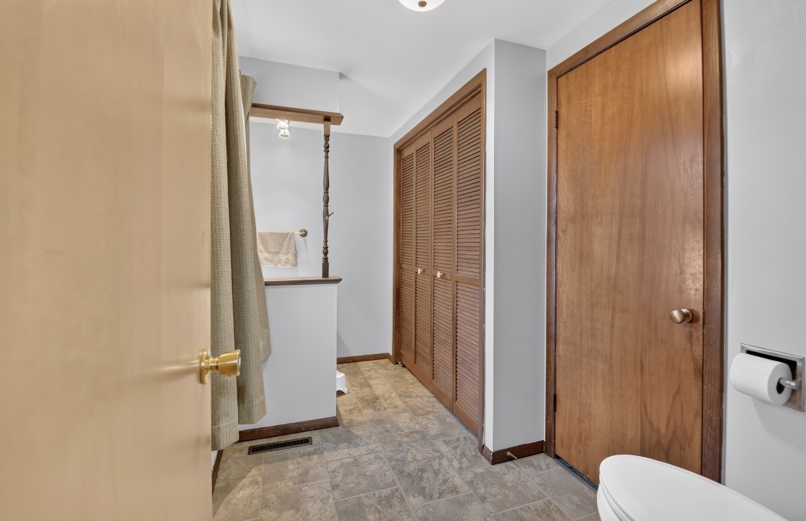 201 N Bennett Street Property Photo 11