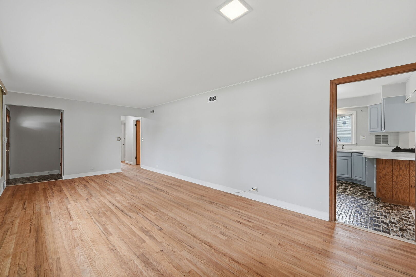 834 S Wolf Road Property Photo 4