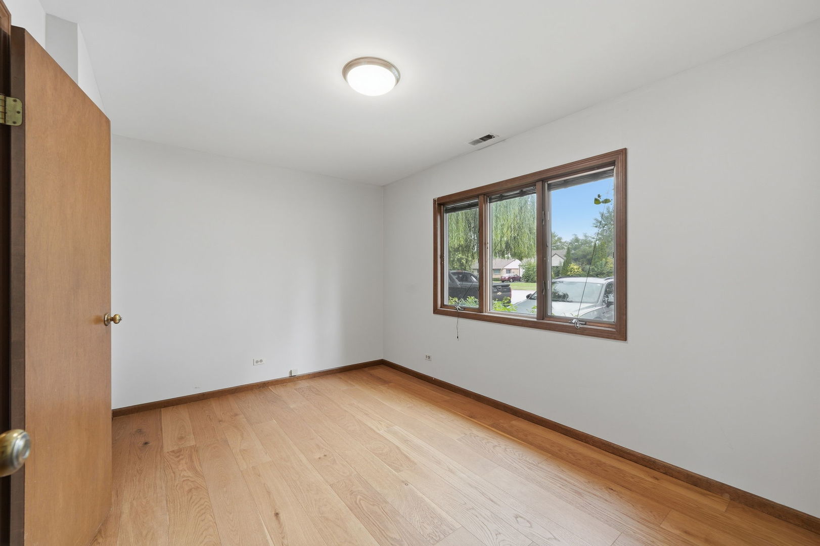 834 S Wolf Road Property Photo 12
