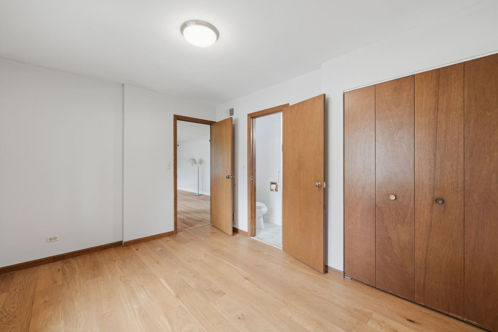 834 S Wolf Road Property Photo 13