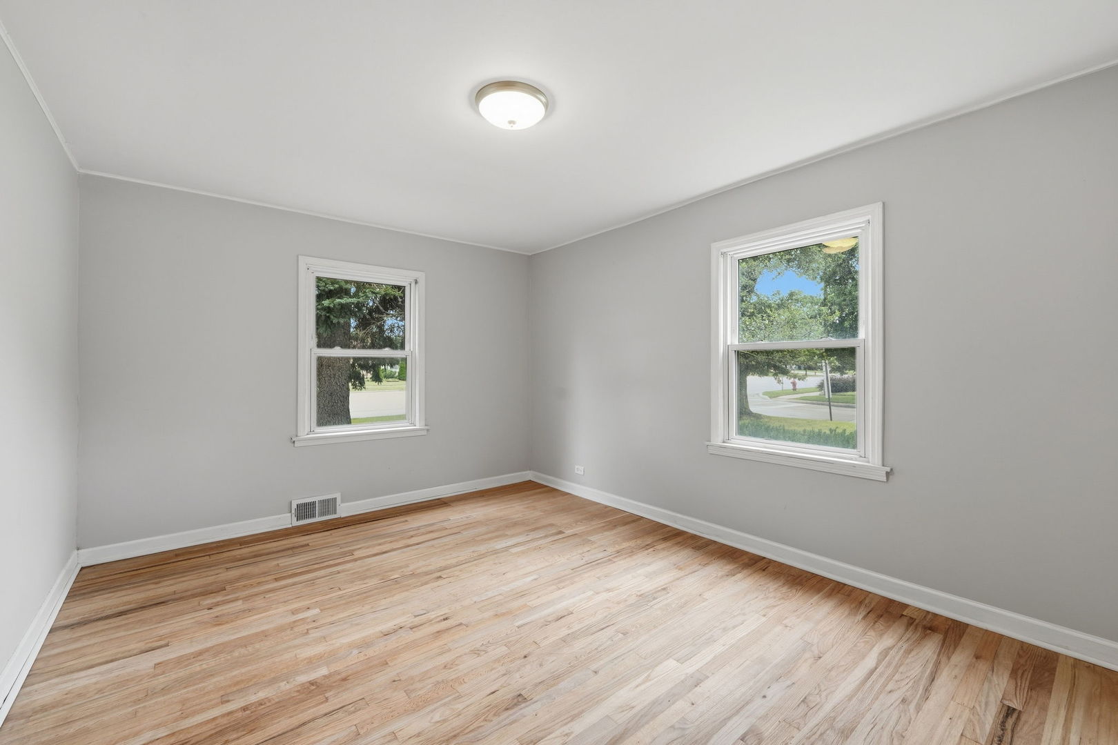 834 S Wolf Road Property Photo 15