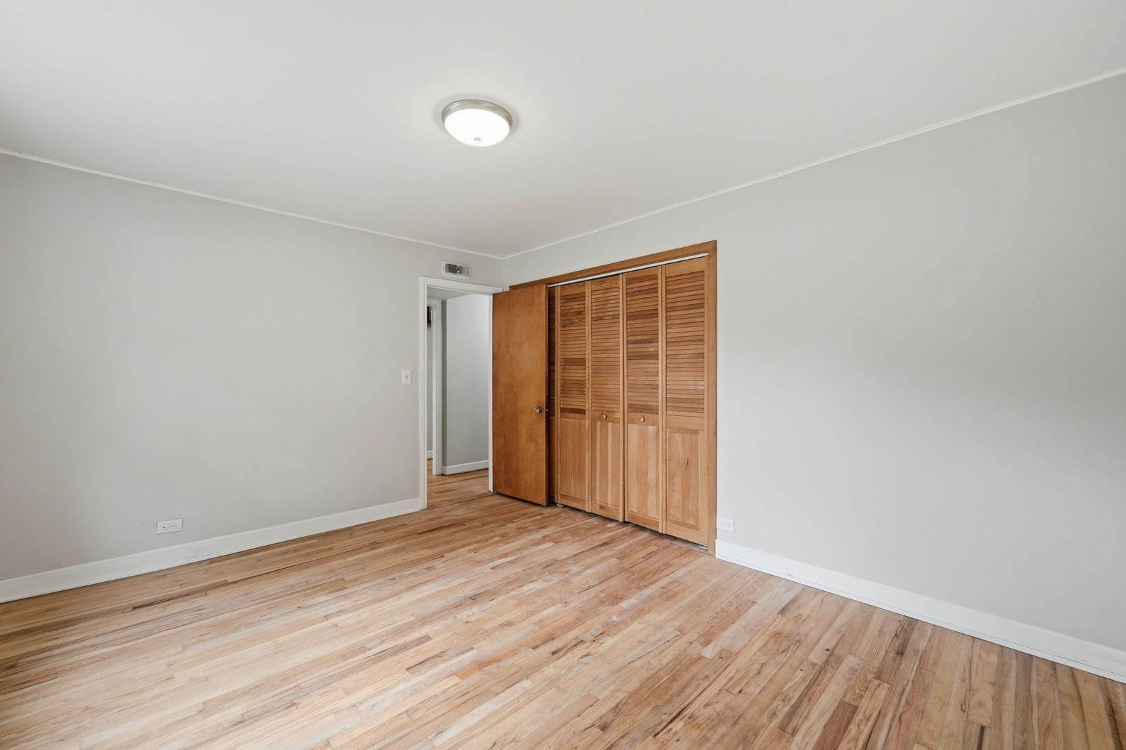 834 S Wolf Road Property Photo 17