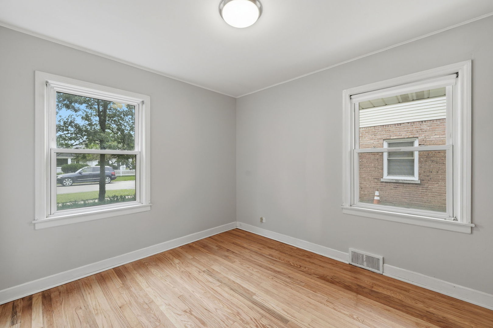 834 S Wolf Road Property Photo 19