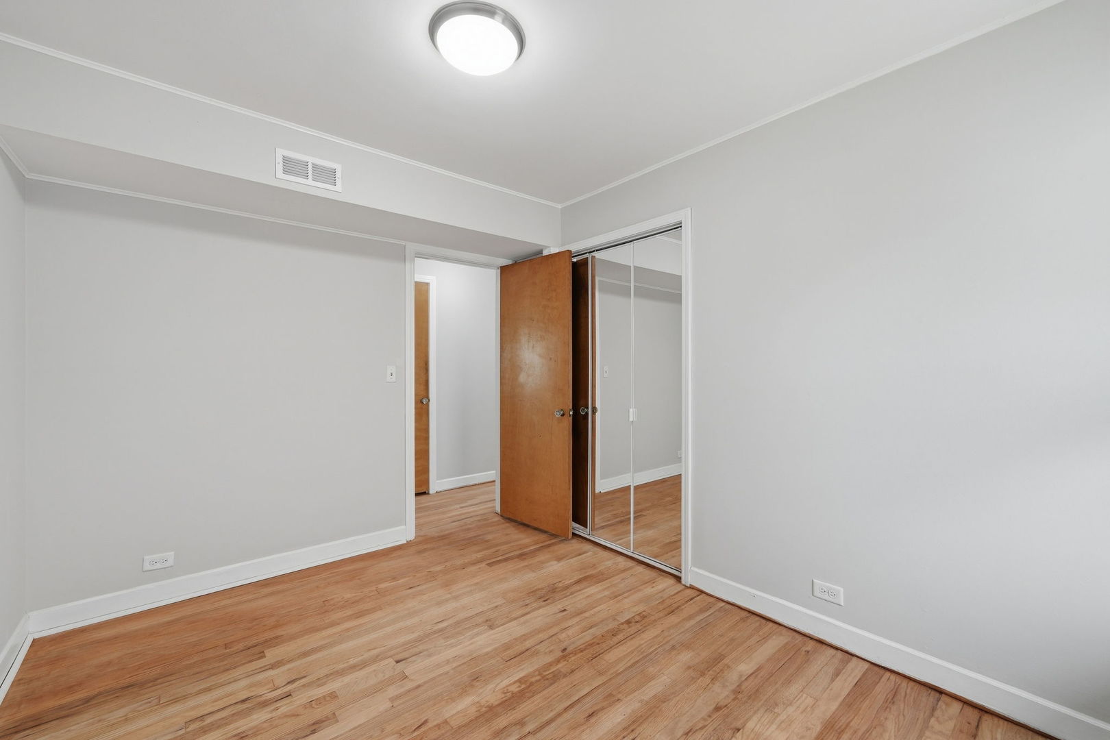 834 S Wolf Road Property Photo 20